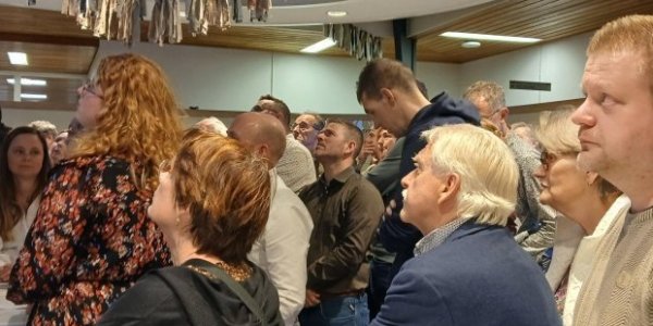 Foto: Analyse: Lokale partijen grote winnaars in Elburg, CU halveert