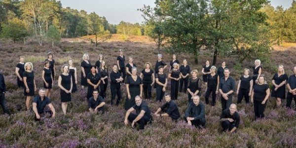 Foto: Oranjeconcert Elburgs Mannenkoor en His Reflection